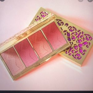 NEW Limited-Edition Blush Bliss Palette